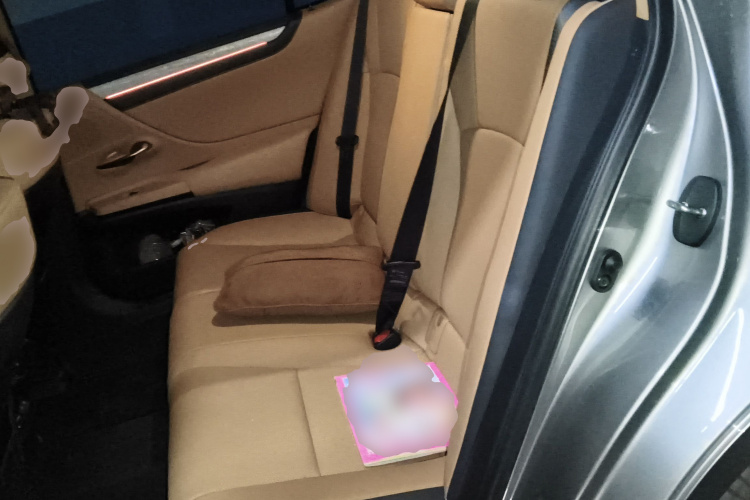 雷克萨斯ES 2025款 200 臻享版中控内饰21