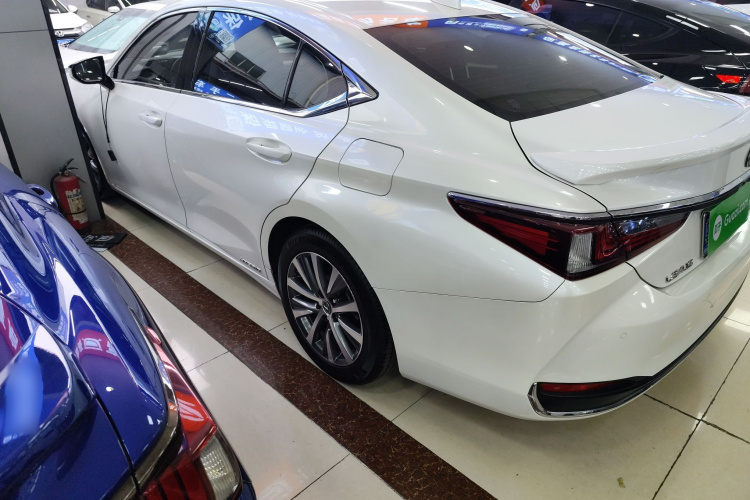 雷克萨斯ES 2018款 200 卓越版 国VI车身外观6003