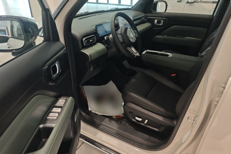 宝骏悦也Plus 2026款 301km咖啡创业版中控内饰7003