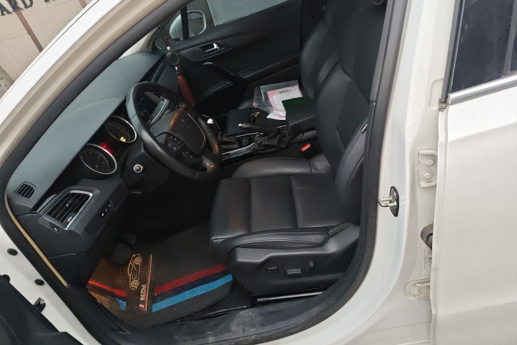 标致508 2012款 2.0L 自动智享版中控内饰19