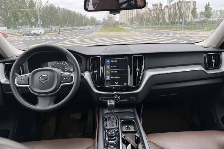 沃尔沃XC60 2019款 T5 四驱智逸版 国V车身外观6005