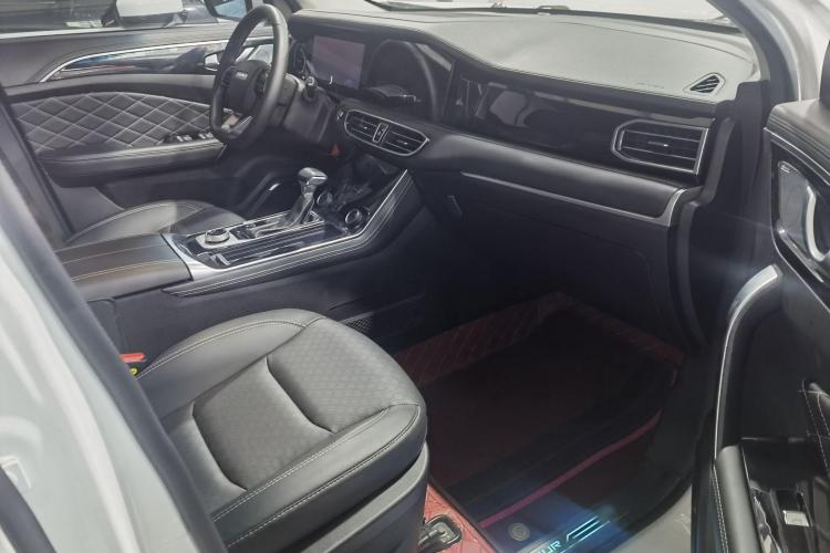 捷途X95 2023款 改款 1.6T DCT至尊版 7座中控内饰7007