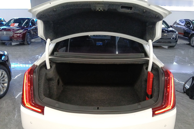 凯迪拉克XTS 2018款 28T 技术型机舱底盘23