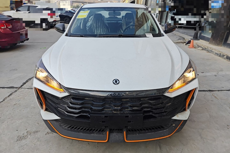 东风风神 奕炫 2024款 1.5L 自动劲速版车身外观2