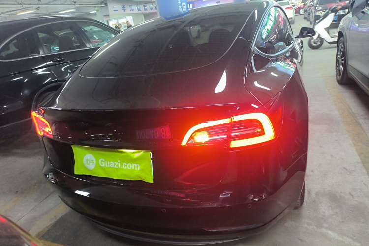 特斯拉 Model 3 2022款 后轮驱动版车身外观6