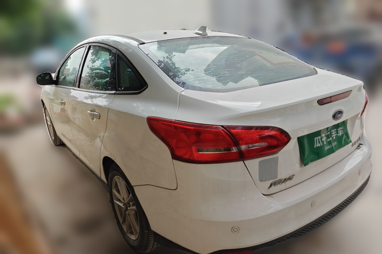 福特 福克斯 2017款 三厢 1.6L 手动风尚型智行版车身外观6003