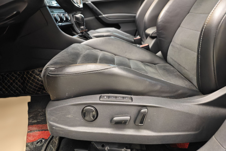 大众 高尔夫 2018款  230TSI 自动豪华型中控内饰7003