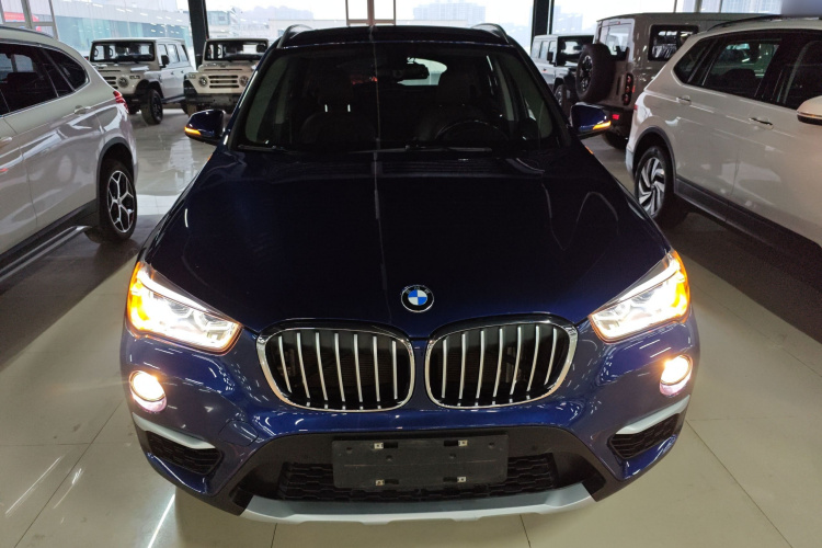 宝马X1 2019款 sDrive18Li 尊享型车身外观2