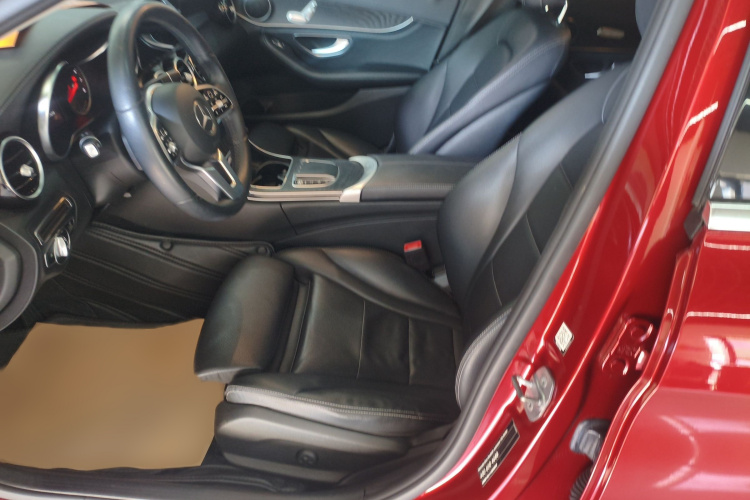 奔驰C级 2019款 C 180 L 动感型运动版局部细节19