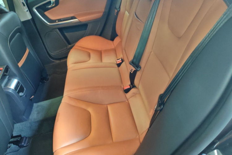 沃尔沃S60 2019款 S60L T5 智远版中控内饰21