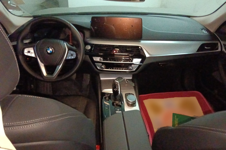 宝马5系(进口) 2022款 530i 风尚版 M运动套装中控内饰12