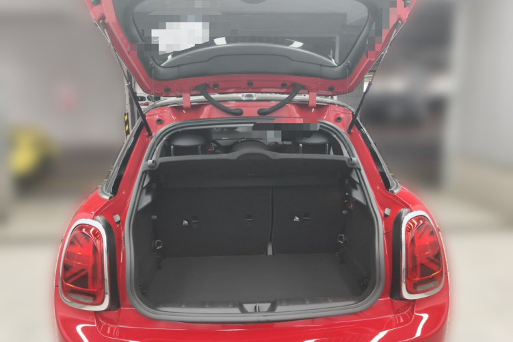 MINI 2019款 2.0T COOPER S 经典派 五门版中控内饰23