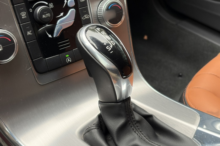 沃尔沃S60 2019款 S60L 改款 T5 智进进阶版局部细节18