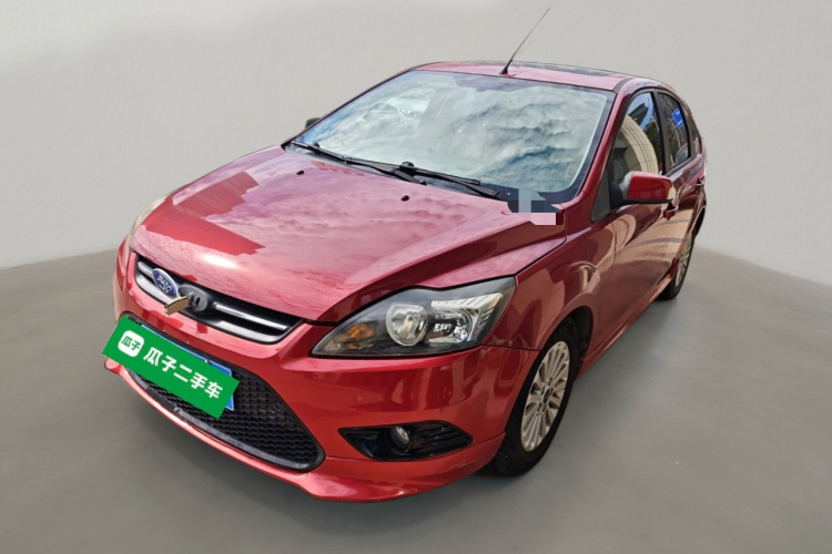 福特 福克斯 2013款 两厢经典 1.8L 自动时尚型车身外观1