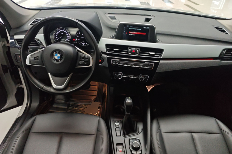 宝马X1 2019款 sDrive20Li 领先型中控内饰12