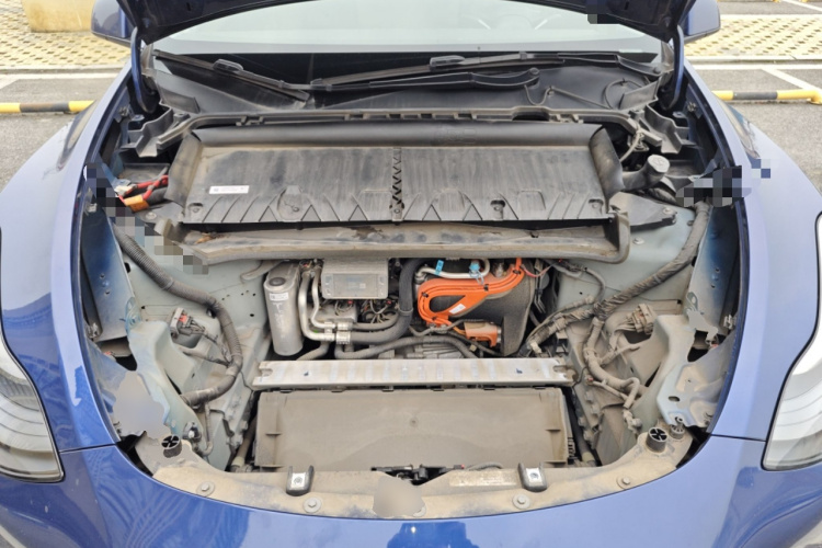 特斯拉 Model Y 2021款 长续航全轮驱动版 3D7局部细节24