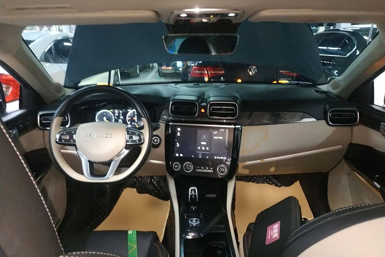 领克02 2018款 1.5T DCT两驱耀Pro版 国V中控内饰12