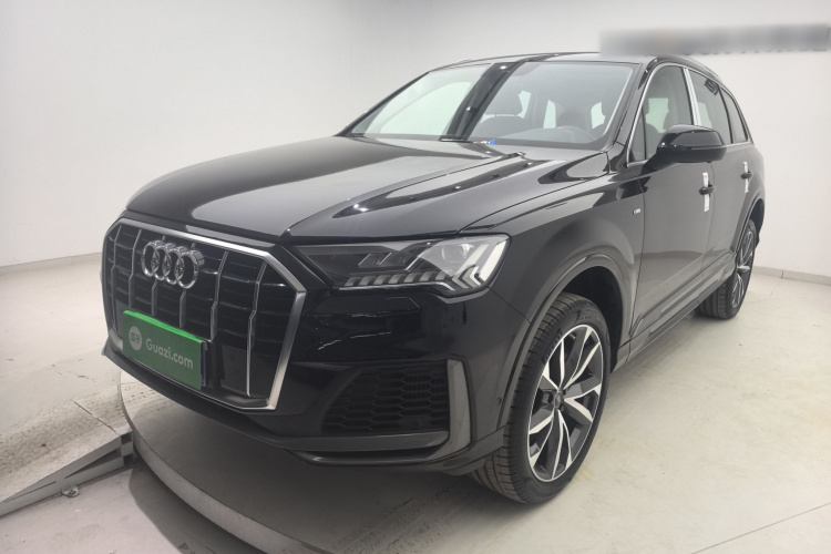 奥迪Q7 2021款 55 TFSI quattro S line运动型车身外观1