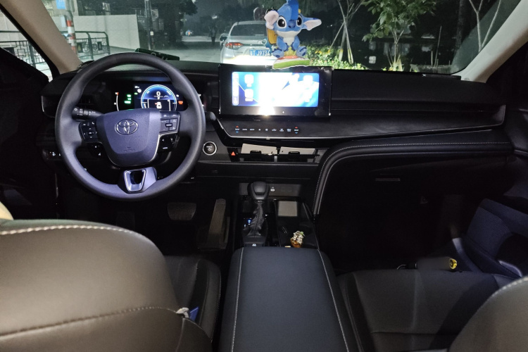 丰田 凯美瑞 2024款 双擎 2.0HE 精英版中控内饰12