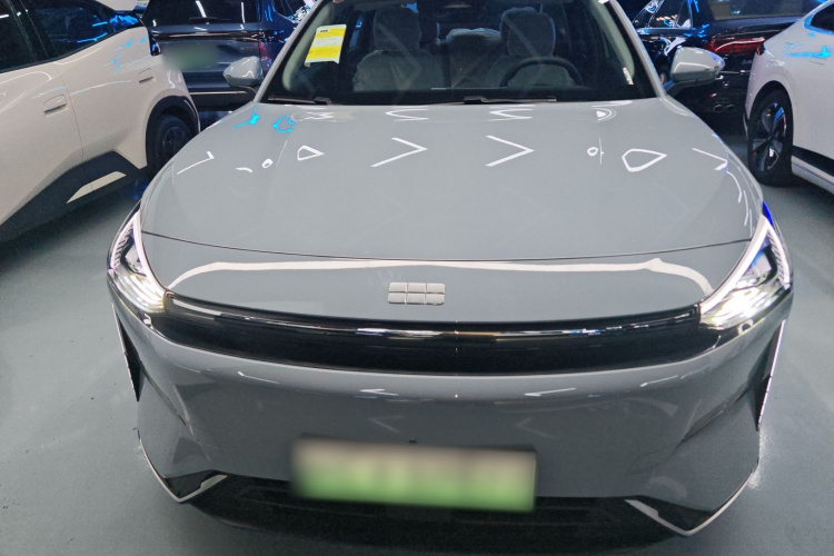 吉利银河 银河L6 2024款 125km PLUS 龙腾版车身外观2