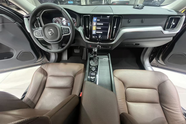 沃尔沃XC60 2019款 T5 四驱智远版 国V中控内饰7001