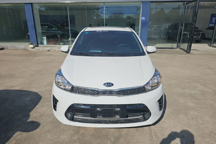 起亚 焕驰 2020款 1.4L 自动舒适天窗版车身外观2