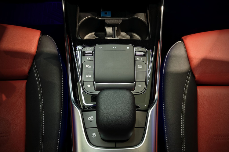 奔驰A级AMG(进口) 2020款 改款 AMG A 35 4MATIC中控内饰7006