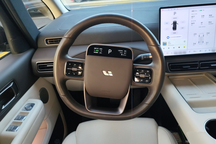 理想汽车 理想MEGA 2024款 Ultra中控内饰13