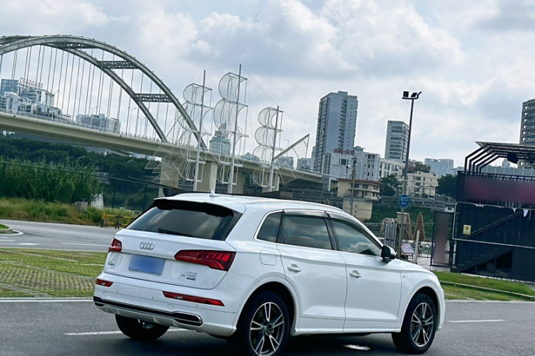 奥迪Q5L 2018款 40 TFSI 荣享时尚型 国V车身外观6005