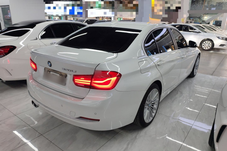 宝马3系 2018款 320Li 时尚型车身外观7