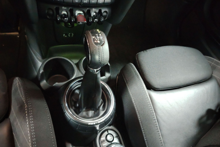 MINI 2016款 1.5T COOPER 先锋派局部细节18