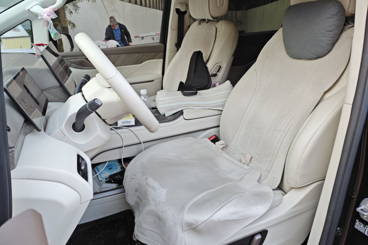 魏牌 高山 2025款 四驱高山8中控内饰19