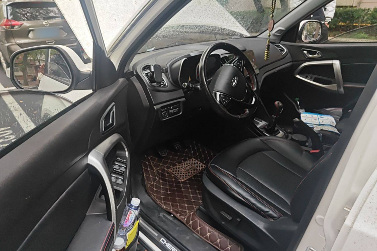 奇瑞 瑞虎5 2016款 2.0L 手动家悦版中控内饰20