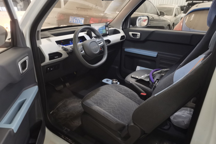 吉利银河 2024款 熊猫mini 200km 耐力熊中控内饰20