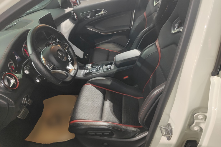 奔驰A级AMG(进口) 2017款 改款 AMG A 45 4MATIC局部细节19