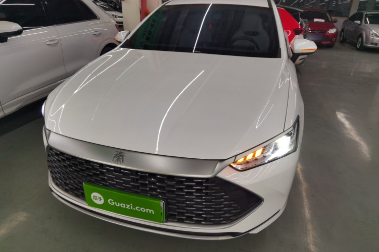 比亚迪 秦PLUS 2023款 冠军版 DM-i 120KM领先型车身外观2