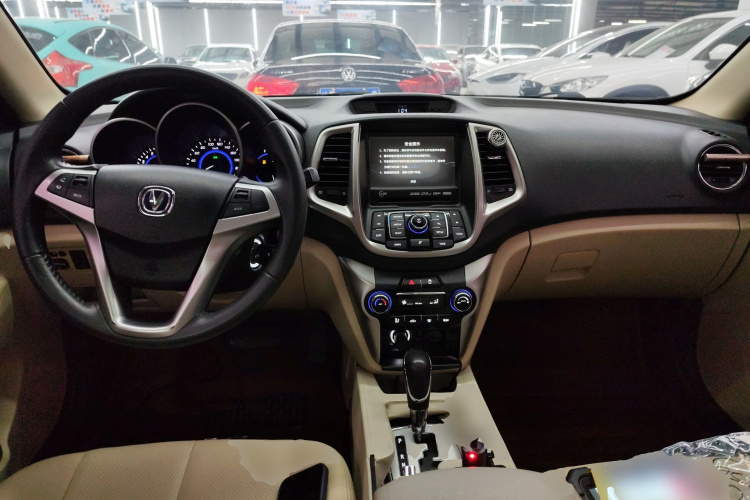 长安 逸动 2015款 1.6L 自动豪华型中控内饰12