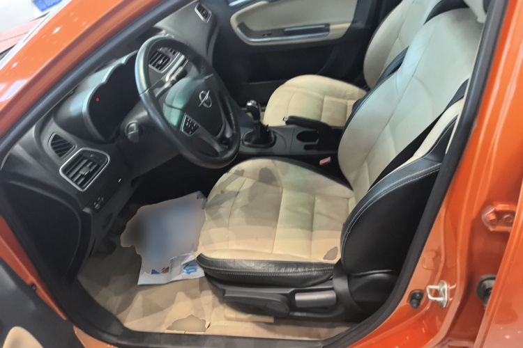 海马 福美来 2015款 1.6L 手动悦尚型中控内饰19