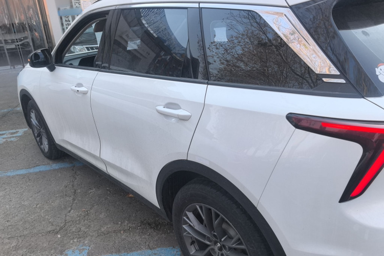 奔腾T55 2022款 1.5T 自动飞跃款车身外观4