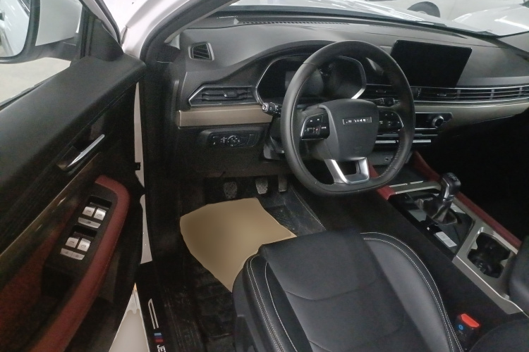 捷途X70 2023款 1.5T 手动超越版 7座中控内饰20