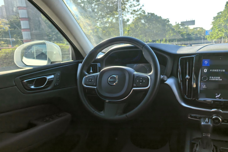 沃尔沃XC60 2019款 T5 四驱智逸版 国VI中控内饰7001