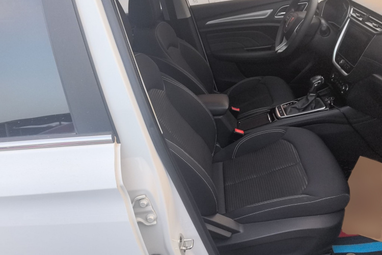 荣威RX3 2020款 1.6L CVT 4G互联超爽精英版局部细节41