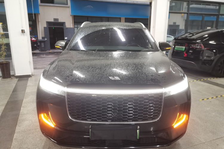 理想汽车 理想ONE 2021款 增程6座版车身外观2