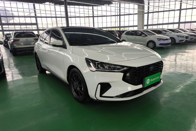 福特 福克斯 2022款 两厢 EcoBoost 180 自动竞速版车身外观3