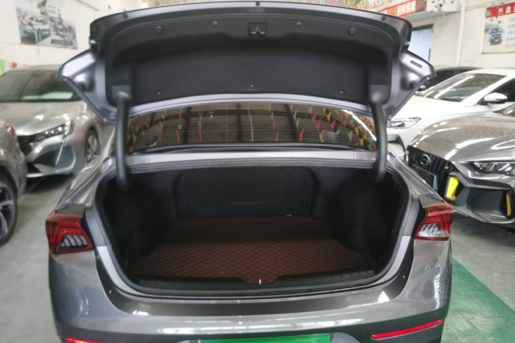 起亚K5 2021款 270T CVVD 焕新版机舱底盘23