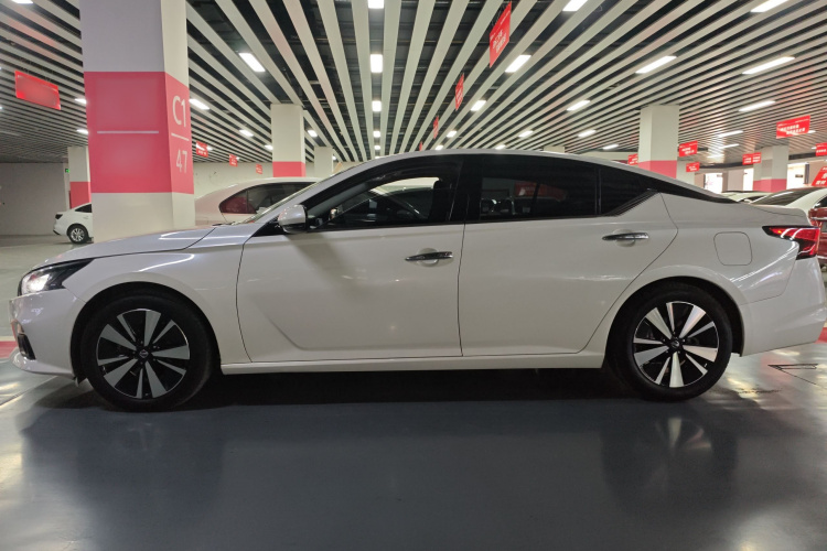 日产 天籁 2021款 2.0T XL Upper AD1 智享领航版车身外观4