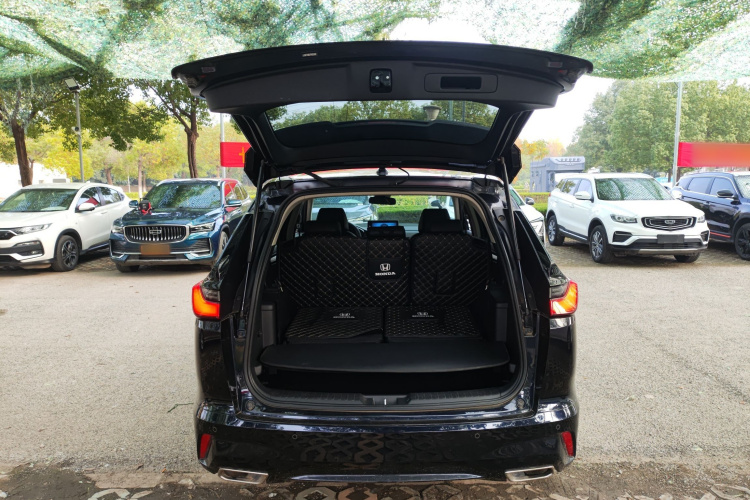 本田 皓影 2023款 240TURBO 两驱豪华版PRO 7座机舱底盘23