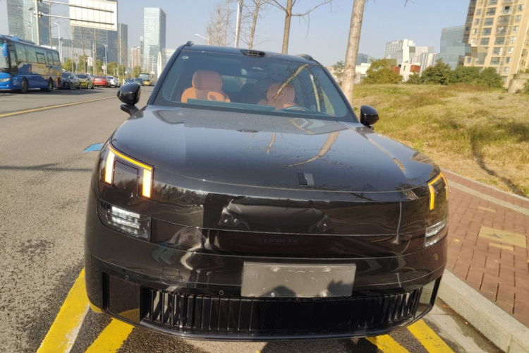 领克900 2025款 1.5T Ultra车身外观2