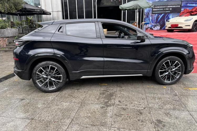 长安UNI-T 2023款 第二代 1.5T 尊贵型车身外观6003