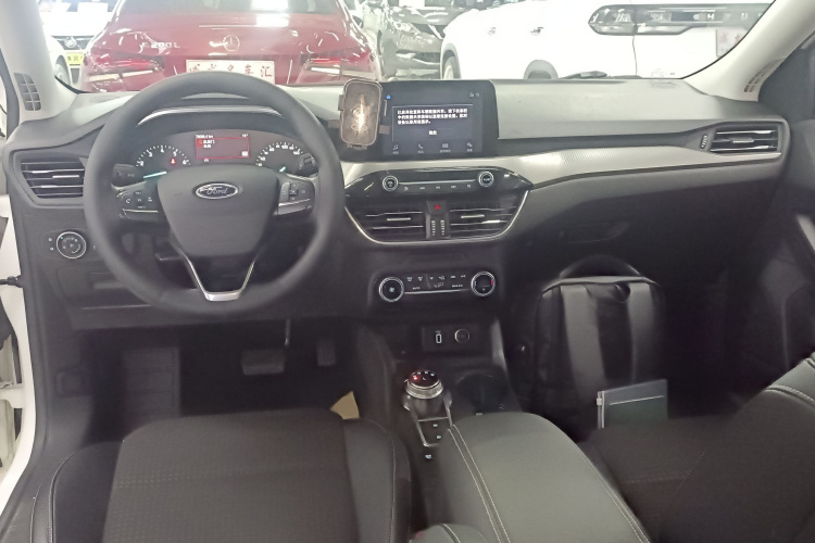 福特 福克斯 2020款 三厢 EcoBoost 180 自动锋潮型中控内饰7002